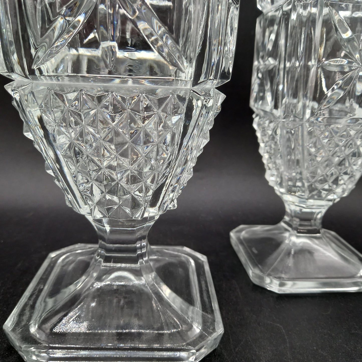Pair of Findenza Vetraria Starburst and Hobnail Italian Glassware Vases Close up view of Hobnail foot