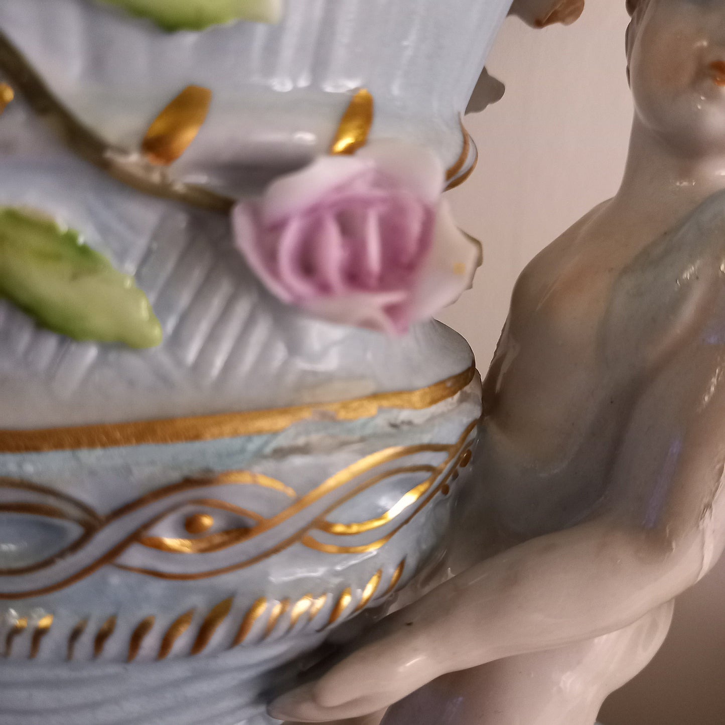 Capodimonte-Style Duck-Egg Blue Cherub Vase – Rococo Revival Urn | Italian Porcelain Wedding Entryway or Valentine’s Gift