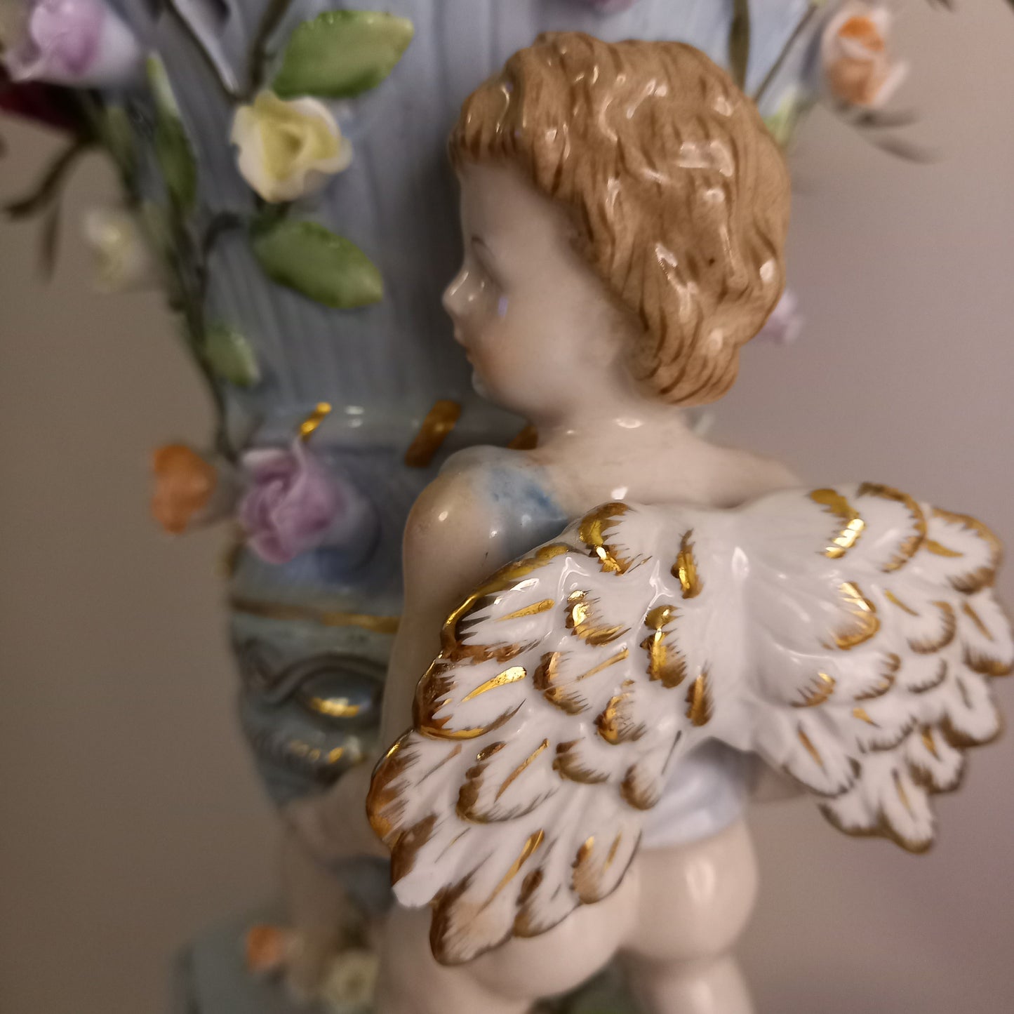 Capodimonte-Style Duck-Egg Blue Cherub Vase – Rococo Revival Urn | Italian Porcelain Wedding Entryway or Valentine’s Gift