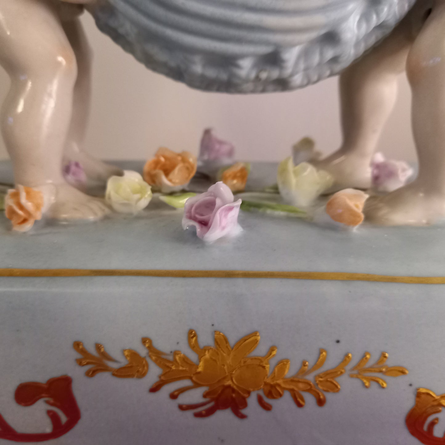 Capodimonte-Style Duck-Egg Blue Cherub Vase – Rococo Revival Urn | Italian Porcelain Wedding Entryway or Valentine’s Gift