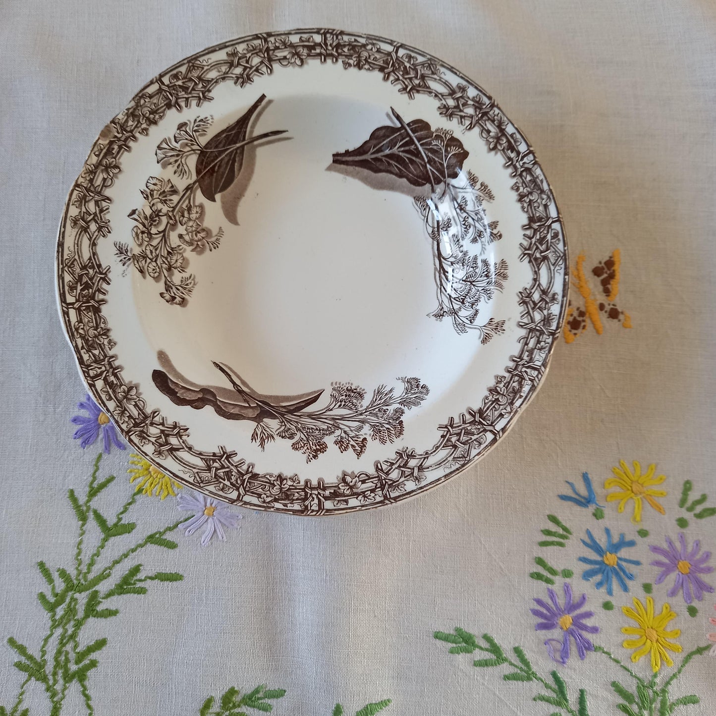 Copeland & Garrett Victorian Tureen — 1844 Registered Brown Transferware with Gilt Finial (Bird & Botanical Design)