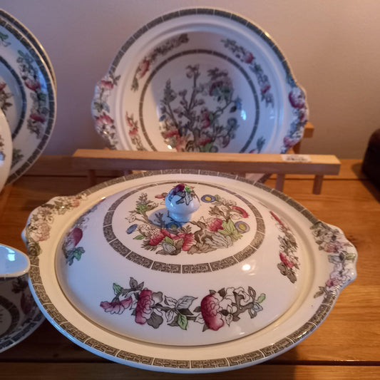 Johnson Bros Indian Tree Sunday Hostess Set | 2 Tureens + Platters + Serving Bowl + Gravy Boat | English Ironstone