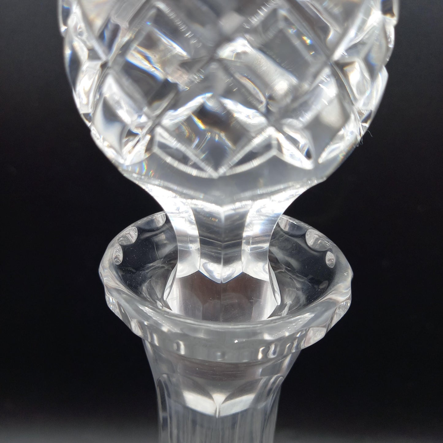 Vintage Lead Crystal Wine Decanter “The Matriarch” — Heavy Cut Crystal with Faceted Stopper (1.98kg)