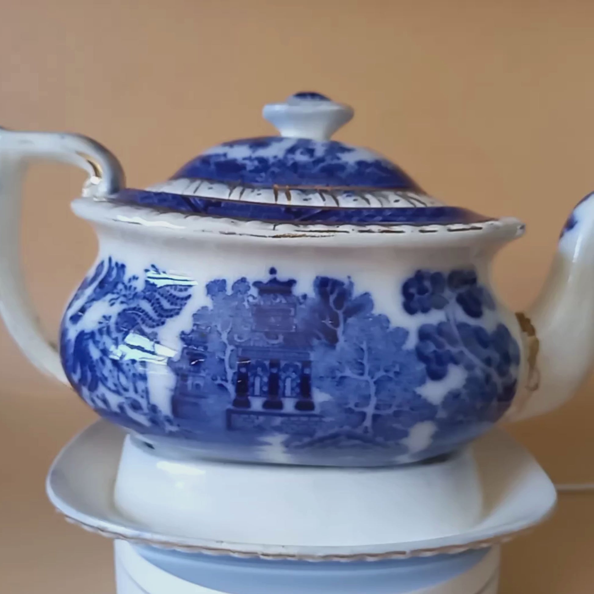 Georgian Teapot 1820 with voiceover detail